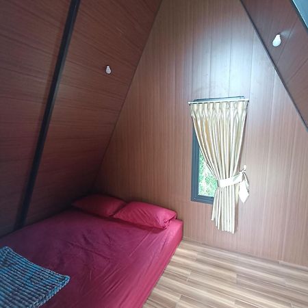 Wawowow Hotell Tomohon Exteriör bild