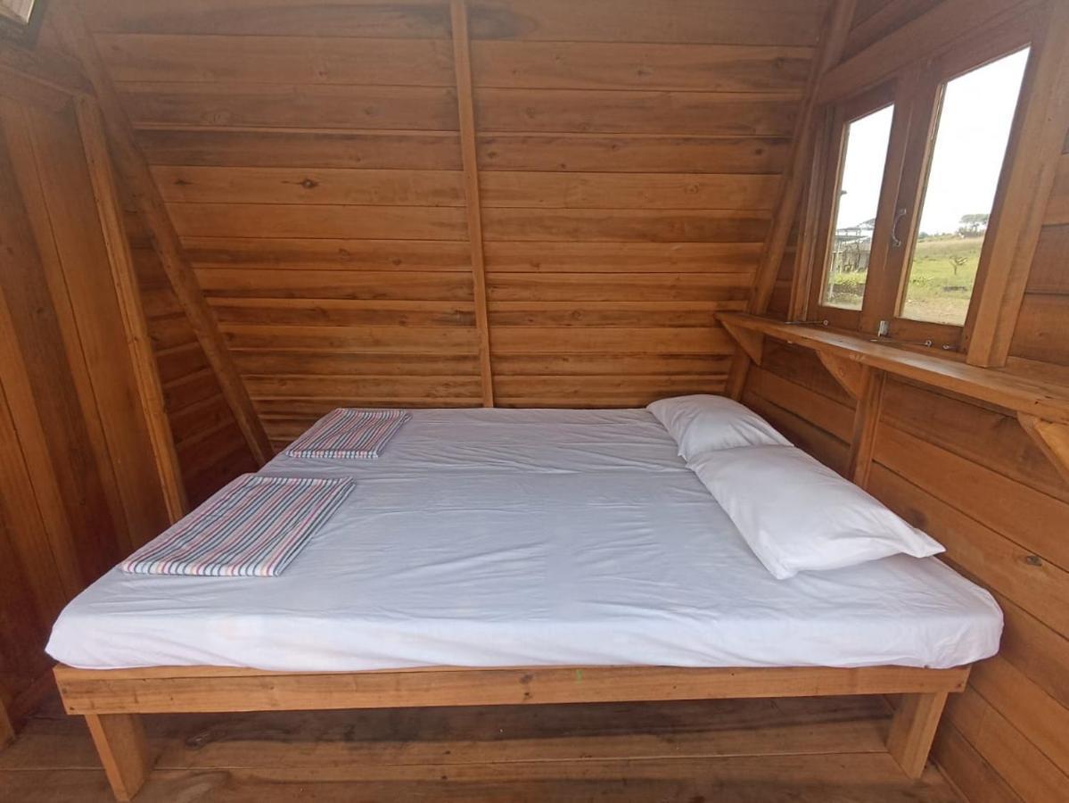 Wawowow Hotell Tomohon Exteriör bild